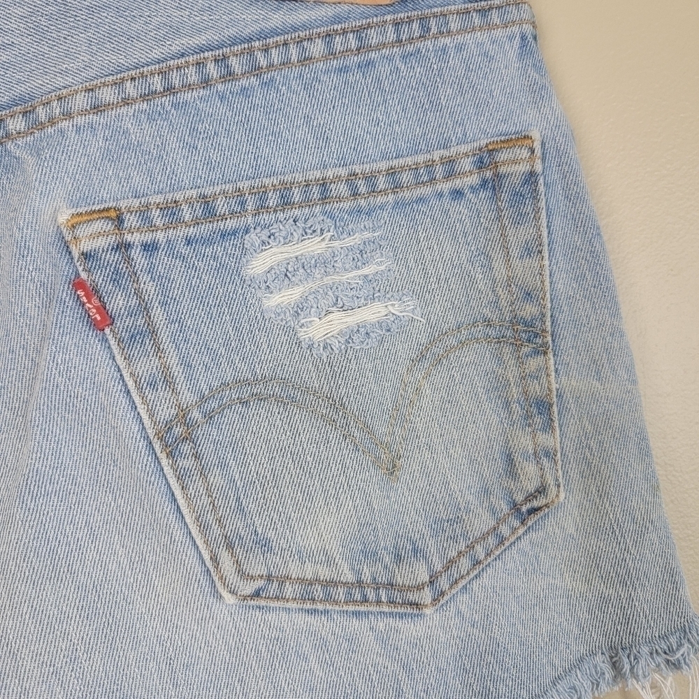 Levi's 14 550 Relaxed Light Wash High Rise Distressed Cutoff Jean Shorts Vintage - Picture 9 of 12